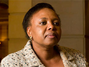 News of Nombulelo "Pinky" Moholi's imminent departure from Telkom sees the stock lose ground.