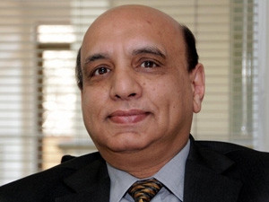 Software AG SA is on track for triple-digit sales growth this quarter, says country manager Mohamed Cassoojee.