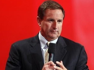 Oracle claims to be delivering up to 1 000 new features per application every year through cloud deployments, according to CEO Mark Hurd.