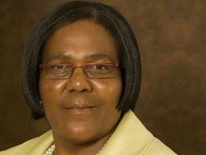 Transport minister Dipuo Peters has accepted Sanral chairperson Tembakazi Mnyaka's resignation.