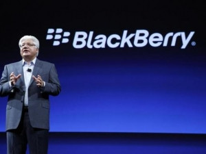 BlackBerry co-founder Mike Lazaridis has cut his stake in the company from 8% to 4.99%.