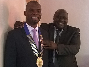 New IITPSA president, Wellington Matope (left) and outgoing president Rabelani Dagada.