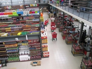 Modern, newly built 2,700 sqm store