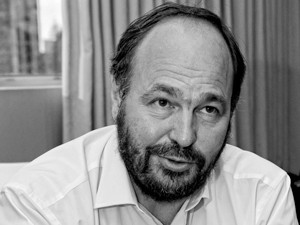 Paul Maritz says traditionally, big waves of change in technology are occasioned by something becoming dramatically cheaper.