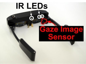 K-Glass 2 can detect eye movements and click computer icons. (Photograph by KAIST)