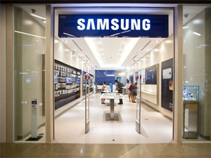 Samsung SA says its partnership with SAPS and customs will see raids in various places where it is suspected counterfeit products are being sold.