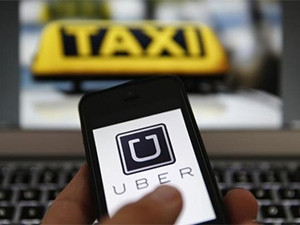 Police will help prevent clashes between meter taxi and Uber drivers.