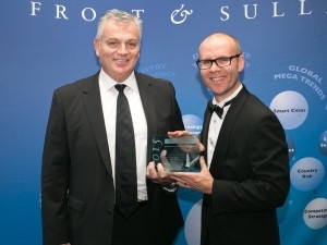 Datacentrix MD: coastal and enterprise information management (EIM) receives the '2015 Southern African IT Systems Integration Competitive Strategy Innovation and Leadership Award' from Hendrik Malan, operations director at Frost & Sullivan Africa.