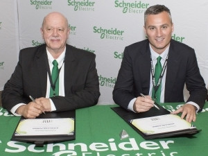 Left: John Farren, CEO at Steelcor Power. Right: Eric Leger, country president for Southern Africa at Schneider Electric.