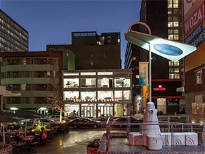 The Isabelo smart bench in The Grove Square, Braamfontein offers free, unlimited WiFi in exchange for market research data.
Photo by Annalize Nel