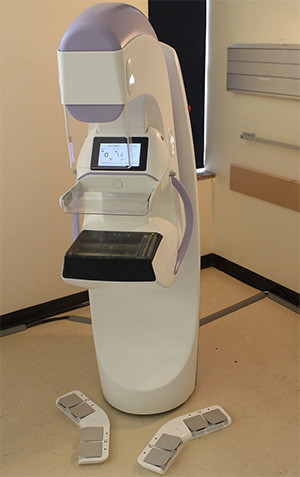 With the Aceso machine, for the first time, digital mammography and ultrasound technology have been combined in a single screening unit.