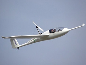 The Taurus Electro two-seater electric plane can reach an altitude of 2000m.