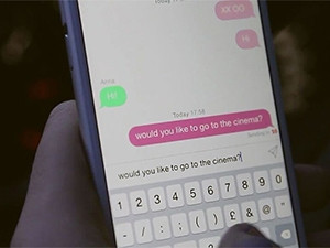 Hiboo is a new messaging app that allows users to see what the other person is typing in real-time.