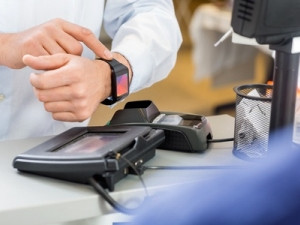 Digital payments using wearable devices and payment wristbands are an increasing area of focus for industry participants, says Juniper Research.