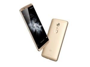 The AXON 7 flagship follows ZTE's highly successful first-generation AXON smartphone (Photo: Business Wire)