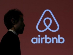 Selected travel agencies will now offer Airbnb as an option to their corporate clients.