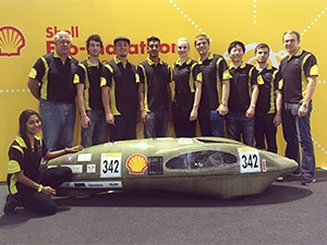 The team consists of eight engineering students from UJ, accompanied by a team mentor and mechanical engineer.