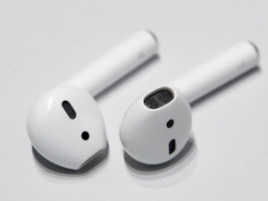 The completely wireless AirPods are a $159 (R2 200) add-on.