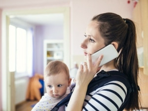 A new app helps moms meet other moms.