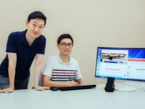 Hyoungsik Kim and Minchul Kim of the Service Product Management Group at Samsung's Mobile Communications Business explain the rationale behind Samsung DeX.