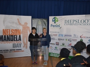 Jessica King & Rui Shi ZTE address students at Diepsloot Combined School.
