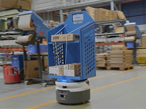 The new generation of smart mobile robots enhance people capabilities in the logistics industry.