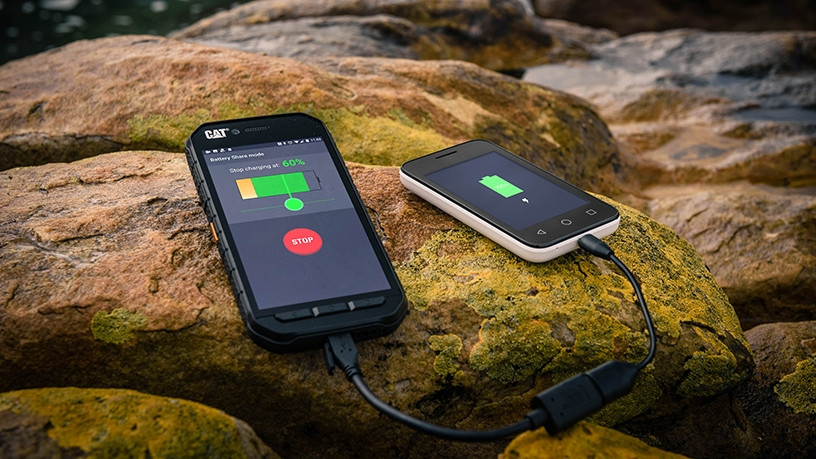 The CAT S41 smartphone can be used as a battery pack to power other devices.