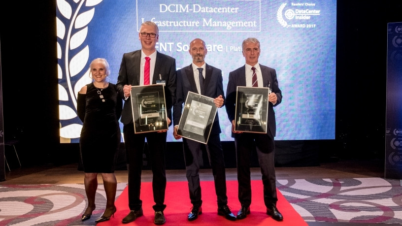 Second place (Gold) for Rittal in the "DCIM" category: Thorsten Weller (second from left), Product Management IT at Rittal received the Readers' Choice Award.