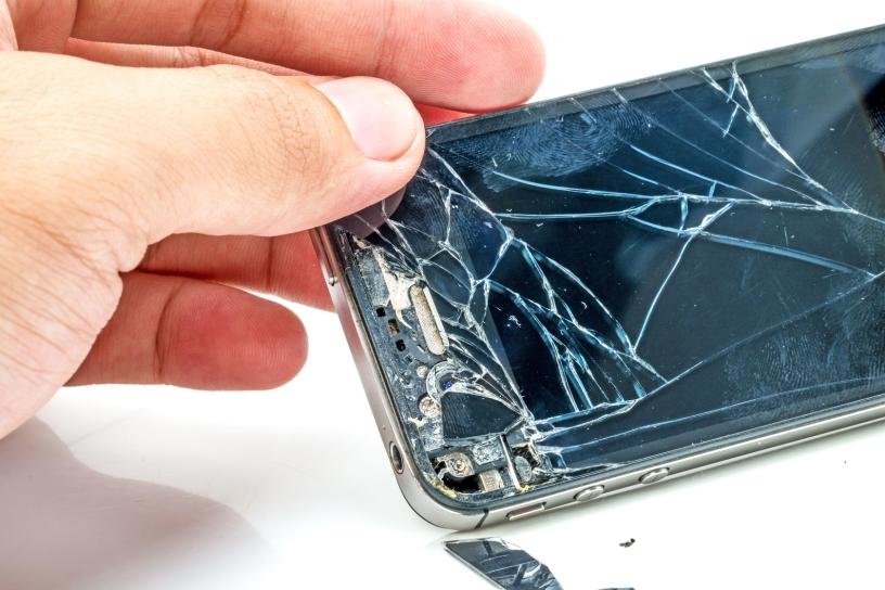The iStore now offers iPhone screen replacements.