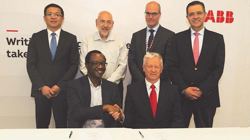 Dr. Chunyuan Gu, Professor Barry Dwolatzky, Claudio Facchin and Sami Atiya.
Front row: Professor Tawana Kupe and Leon Viljoen.