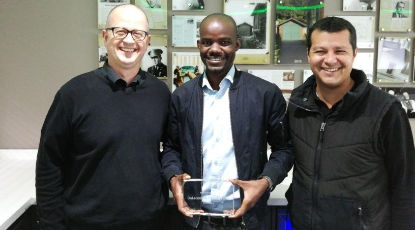 From left: Marc van der Poll, technical specialist, Datacentrix; Rodney Mabunda, senior network engineer, Datacentrix; Pieter Engelbrecht, HPE Aruba BU manager Sub-Sahara Africa, HPE.