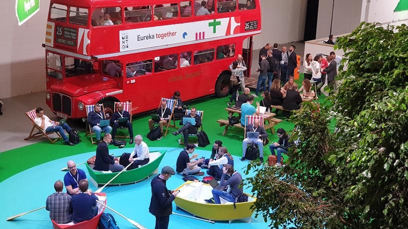 The working areas scattered around the expo centre were designed to reflect areas of London, where attendees could catch up on their e-mails in a faux rowing boat or red double-decker bus.