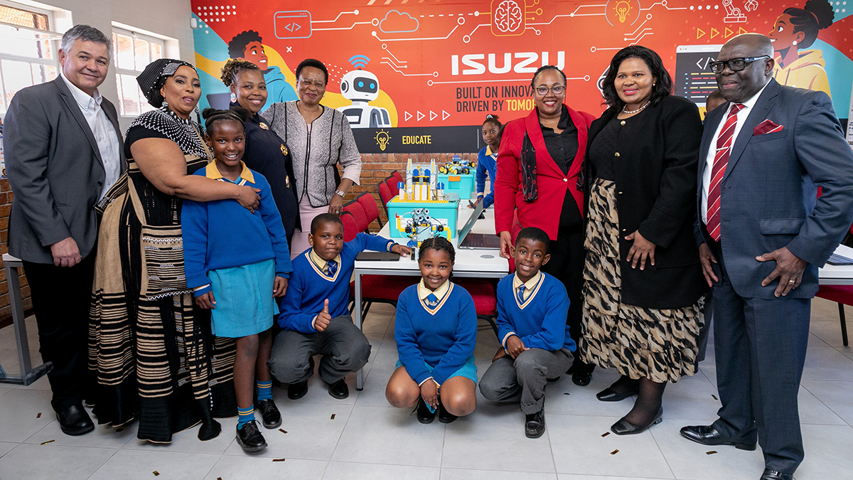 itweb.co.za - Staff Writer - New coding, robotics lab to empower 650 learners